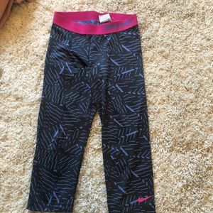 Nike pro cropped leggings